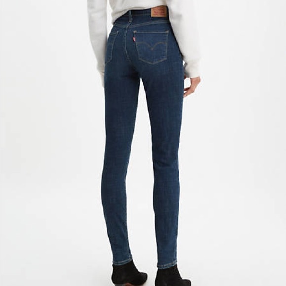 Women’s Levis (Jeans) - Picture 4 of 6